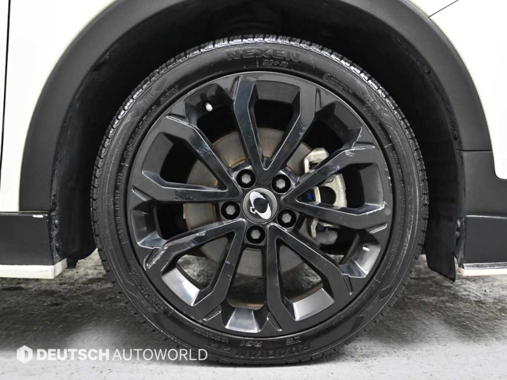 Ssangyong Tivoli - Vista 5