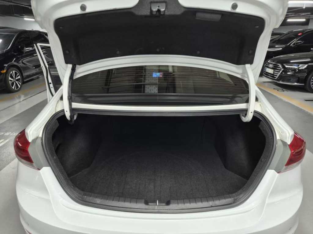 HYUNDAI Avante 2017 Blanco - Importación desde Corea - HF Imports Iquique - Foto 20