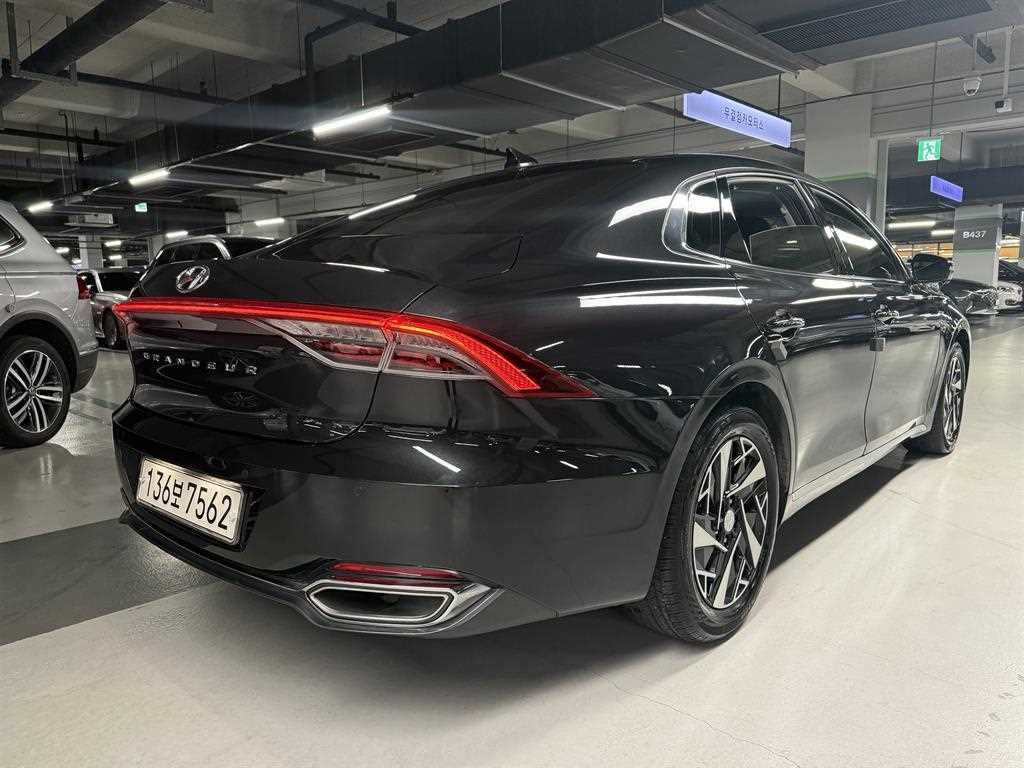 HYUNDAI Grandeur - Vista 4