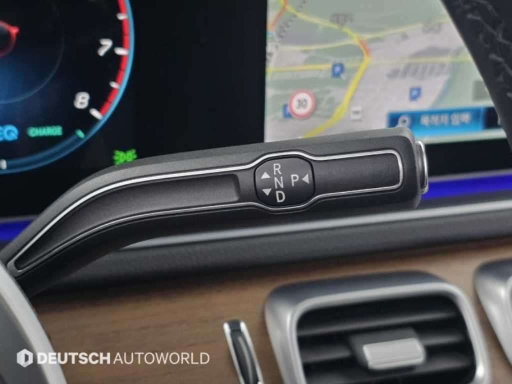 Mercedes Benz GLE Class - Vista 9