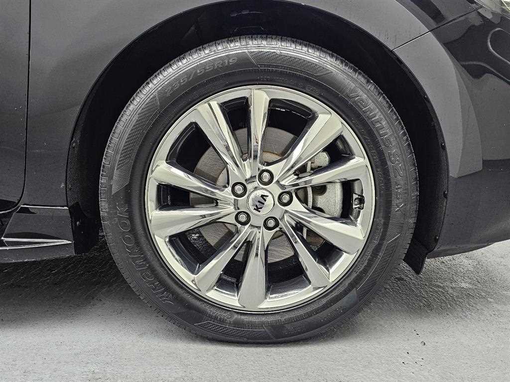 KIA Carnival - Vista 5