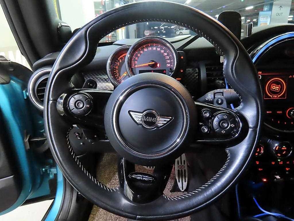 Mini Cooper Convertible - Vista 12