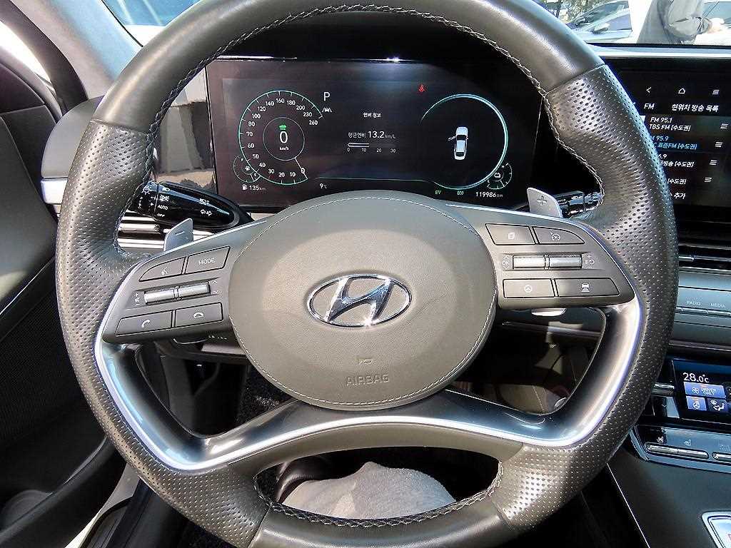 HYUNDAI Grandeur - Vista 8