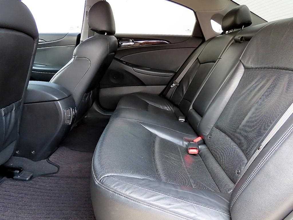 HYUNDAI Sonata - Vista 6