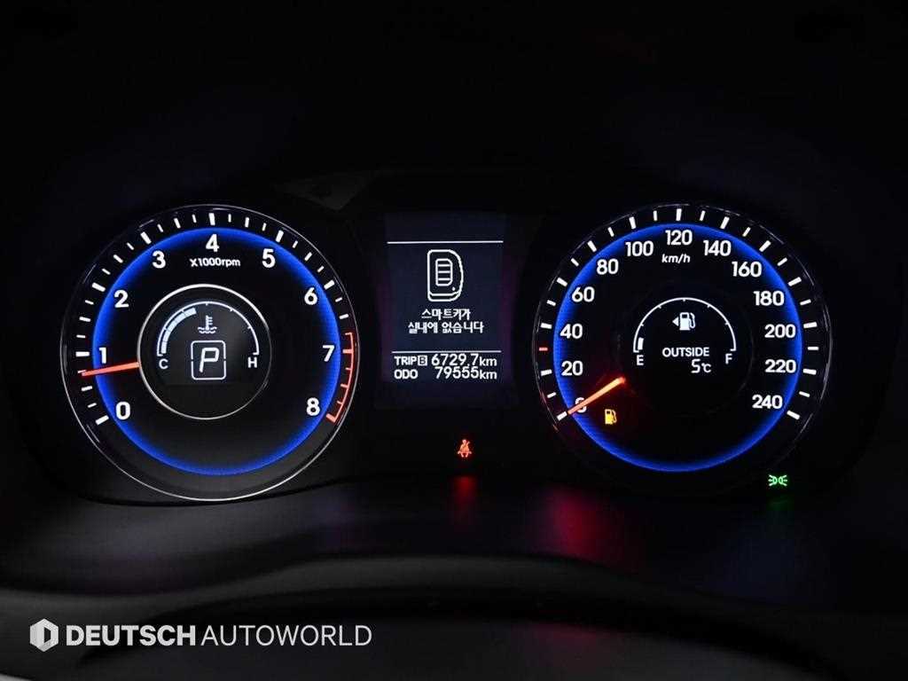 HYUNDAI i40 - Vista 8