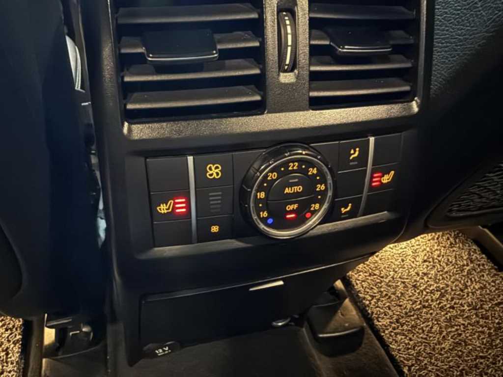 Mercedes Benz GLE Class - Vista 9