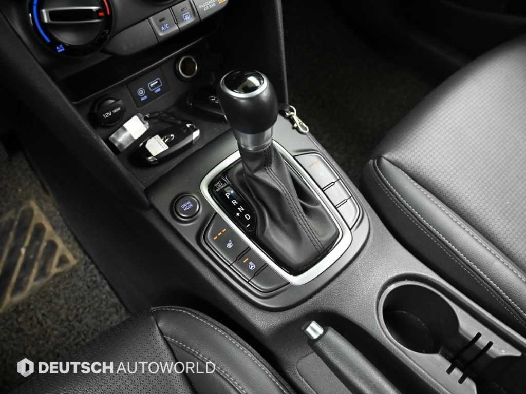 HYUNDAI Kona - Vista 9