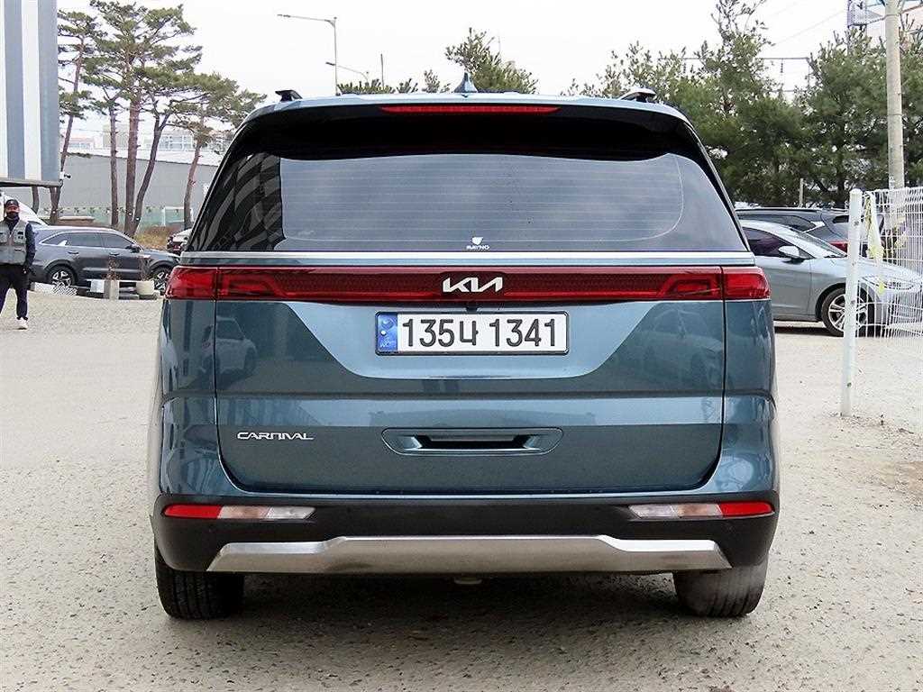KIA Carnival - Vista 4