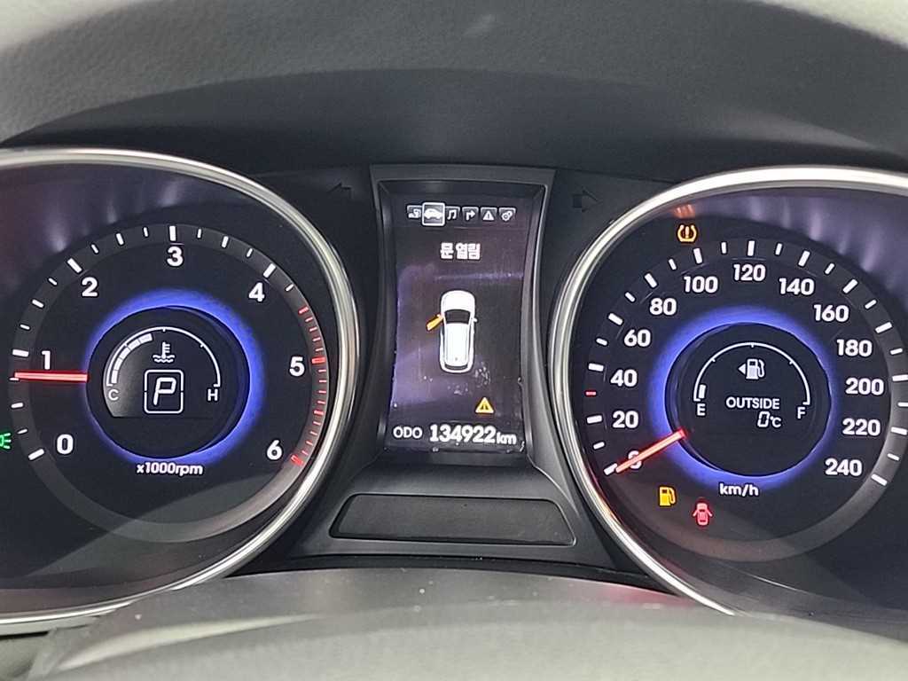 HYUNDAI Maxcruz - Vista 6