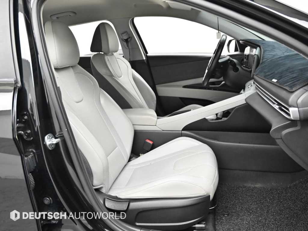 HYUNDAI Avante - Vista 10