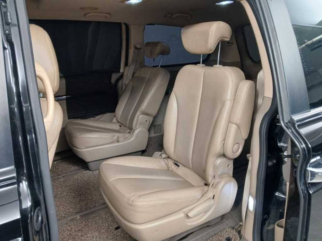 KIA Carnival - Vista 7