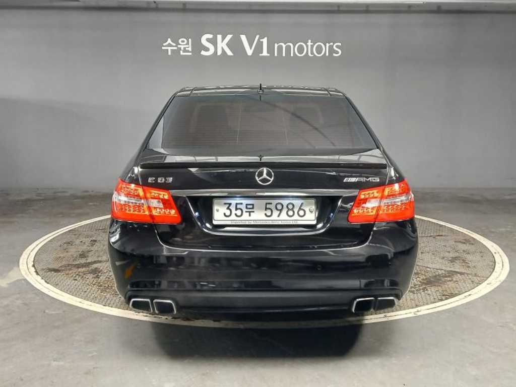 Mercedes Benz E class - Vista 5