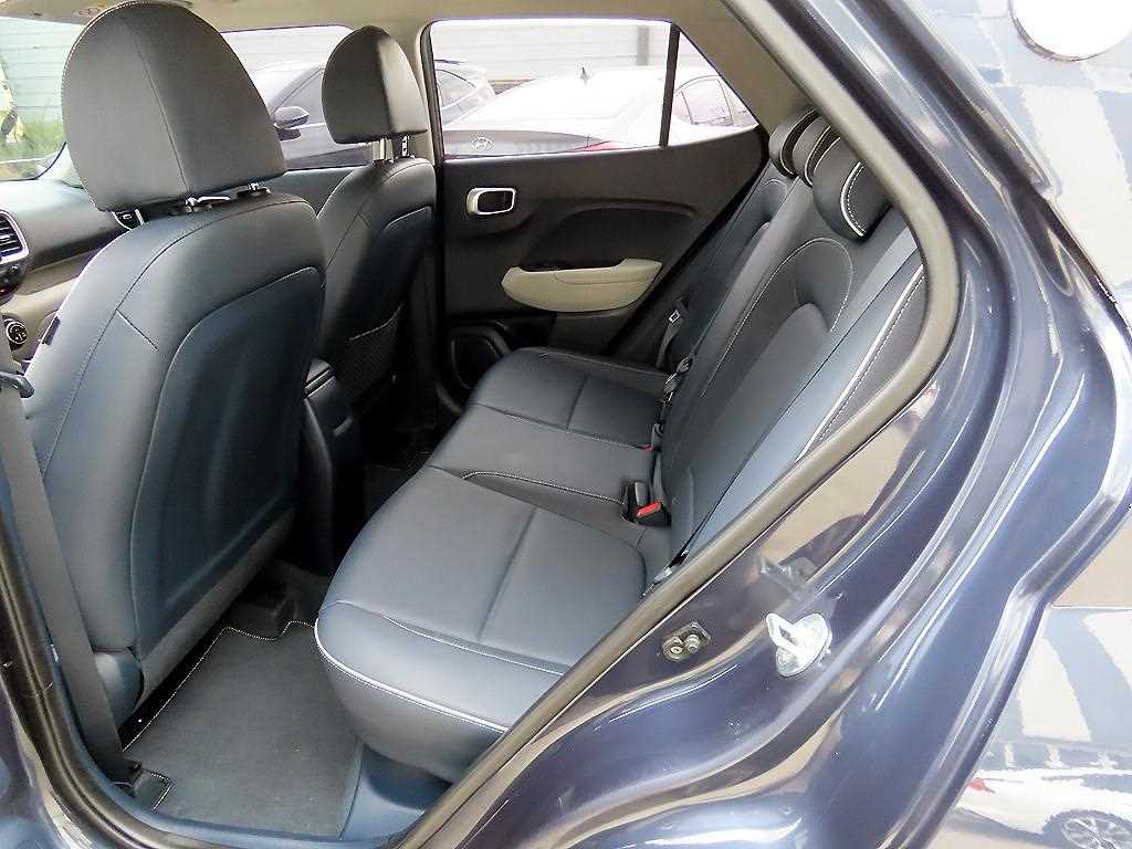 HYUNDAI Venue - Vista 6