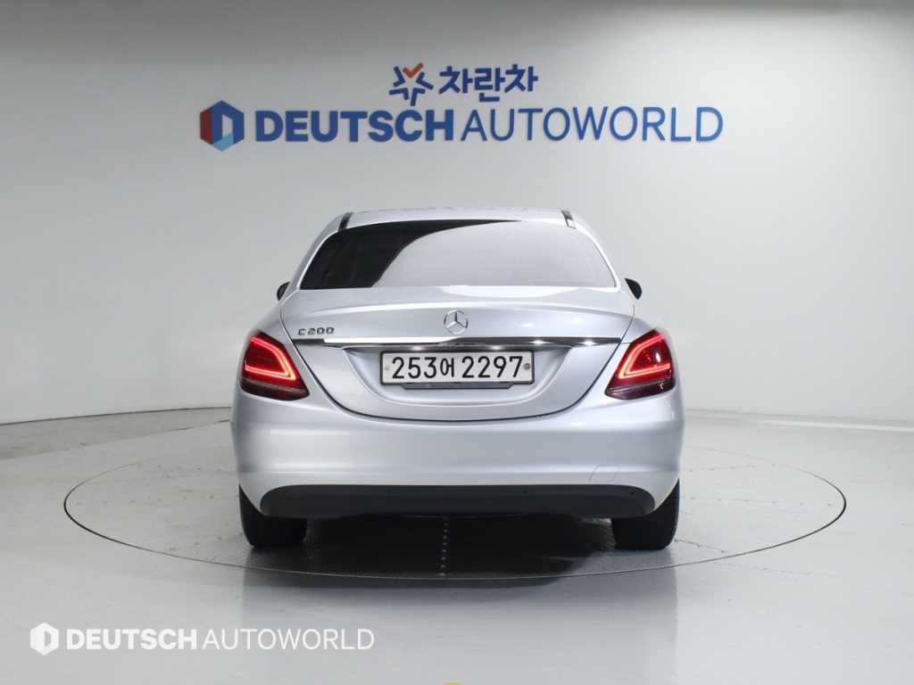 Mercedes Benz C Class - Vista 4