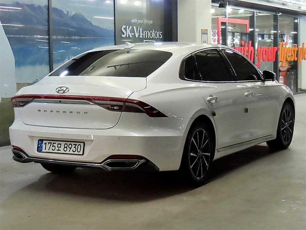 HYUNDAI Grandeur - Vista 5