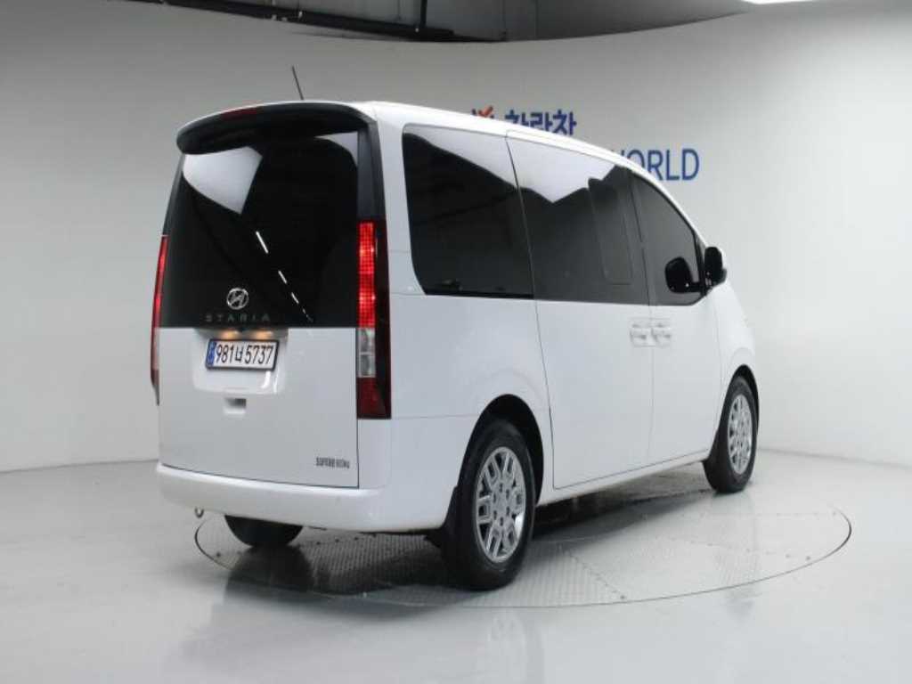 HYUNDAI Staria - Vista 4