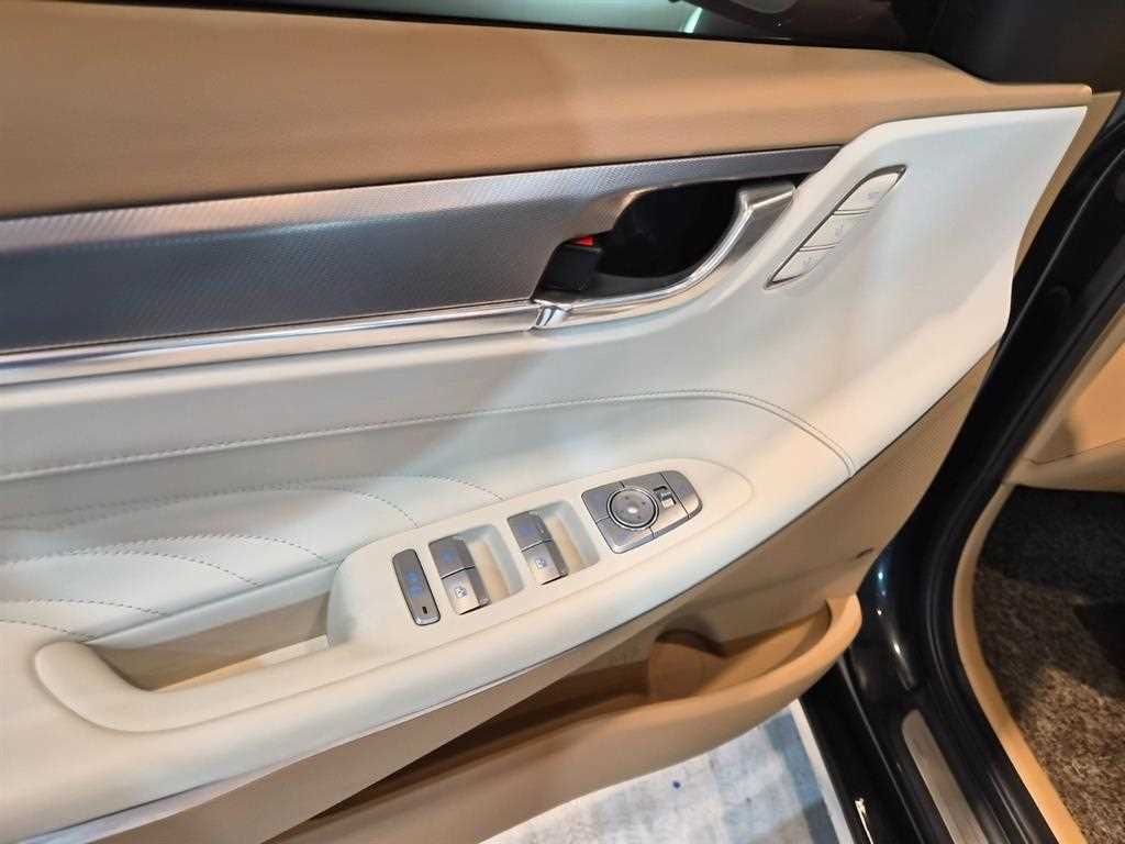 HYUNDAI Grandeur - Vista 11