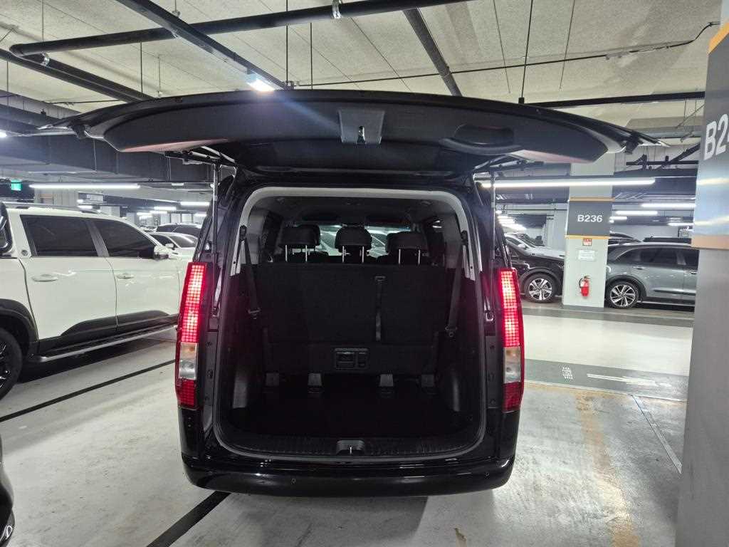 HYUNDAI Staria 2023 Negro - Importación desde Corea - HF Imports Iquique - Foto 20