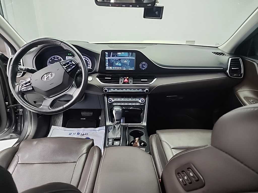 HYUNDAI Grandeur - Vista 7