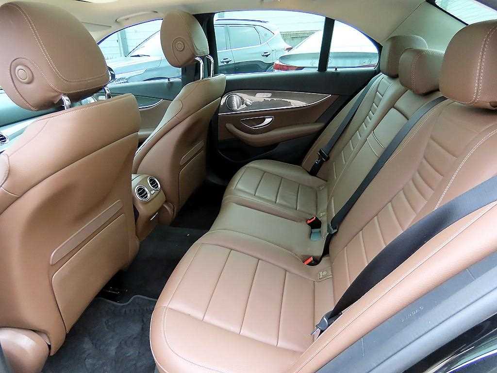 Mercedes Benz E class - Vista 6