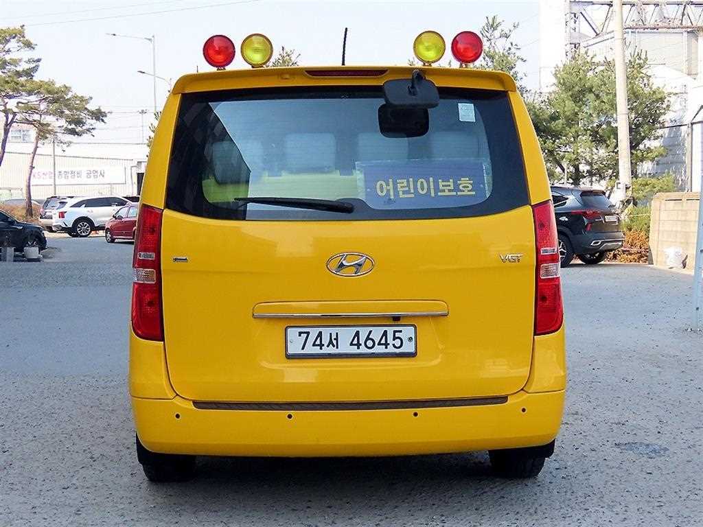 HYUNDAI Starex - Vista 4