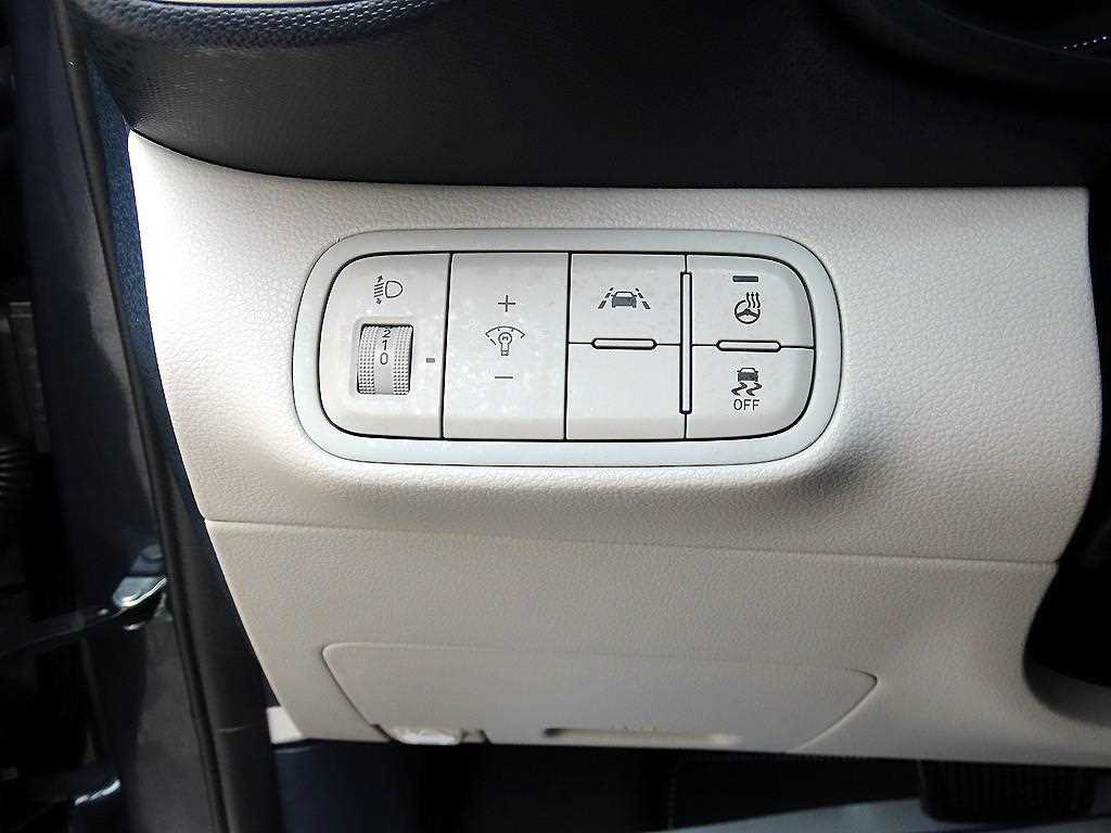 HYUNDAI Venue - Vista 12