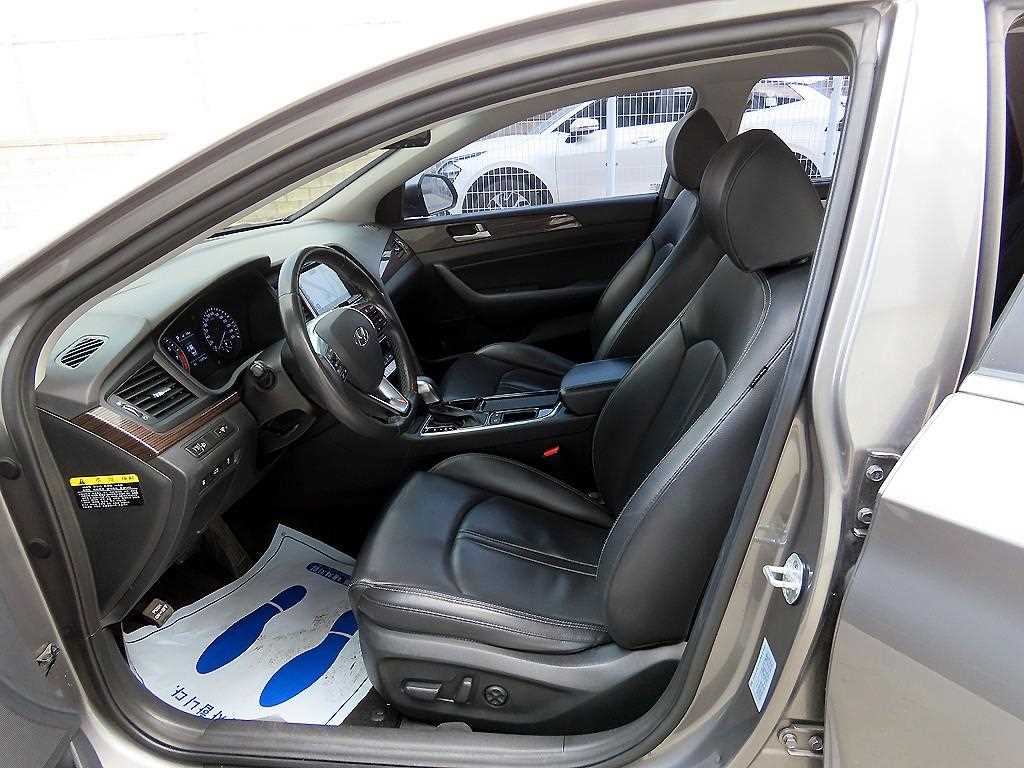 HYUNDAI Sonata - Vista 5