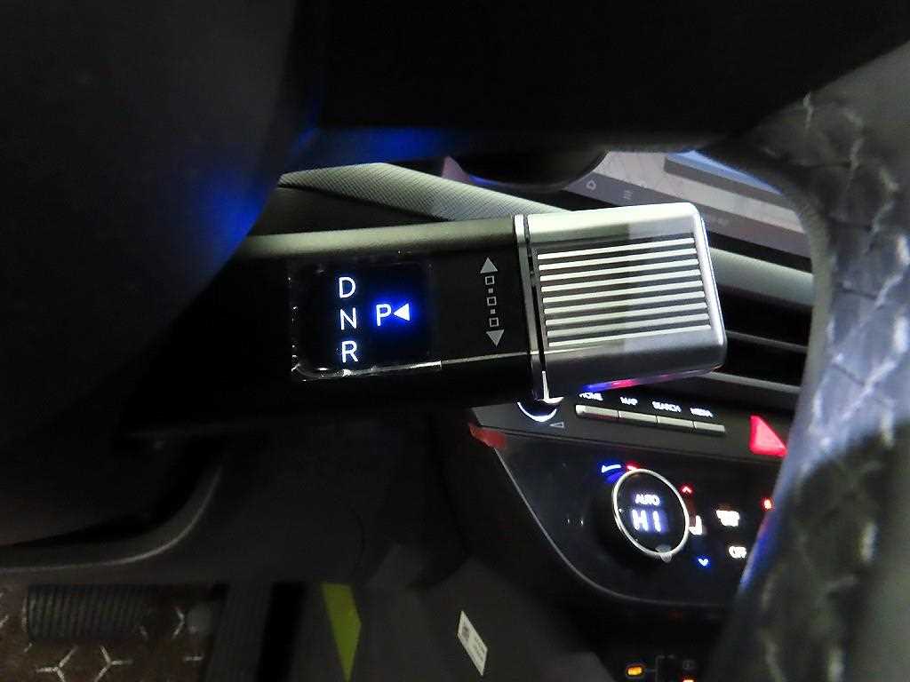 HYUNDAI Sonata - Vista 12