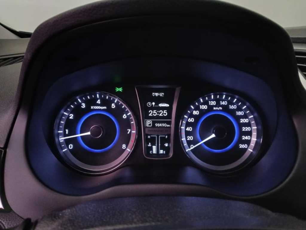 HYUNDAI Grandeur - Vista 8