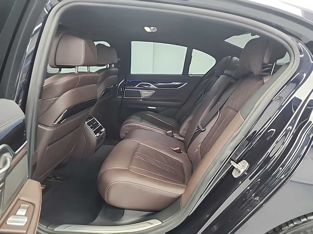 BMW 7 Series - Vista 12