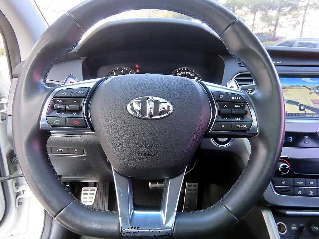 HYUNDAI Sonata - Vista 8