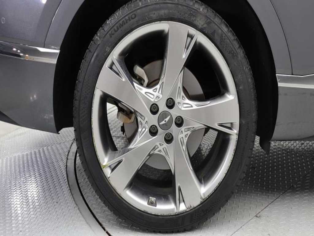 Genesis GV80 - Vista 8