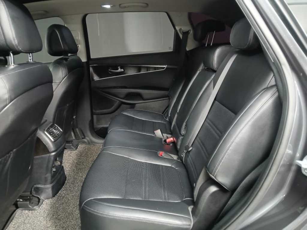 KIA Sorento - Vista 7