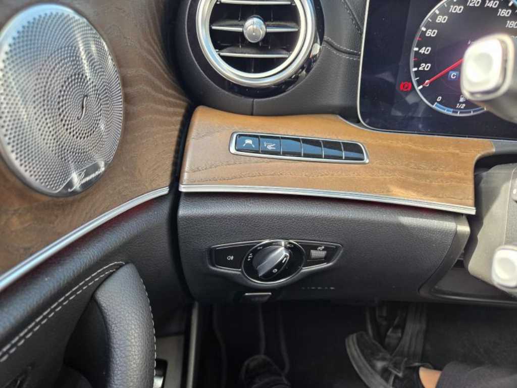 Mercedes Benz E class - Vista 9