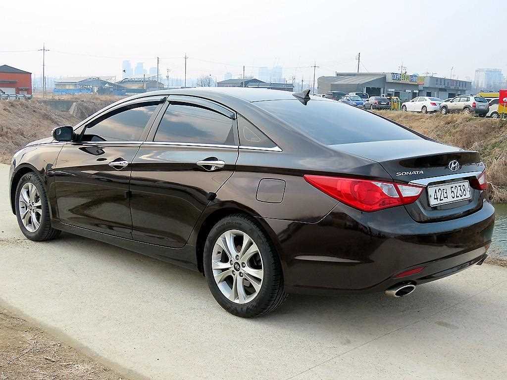 HYUNDAI Sonata - Vista 3