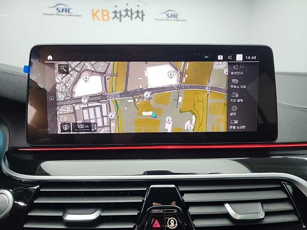 BMW 5 Series 2022 Negro - Importación desde Corea - HF Imports Iquique - Foto 15