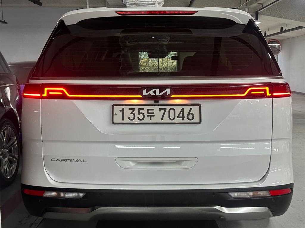 KIA Carnival - Vista 3