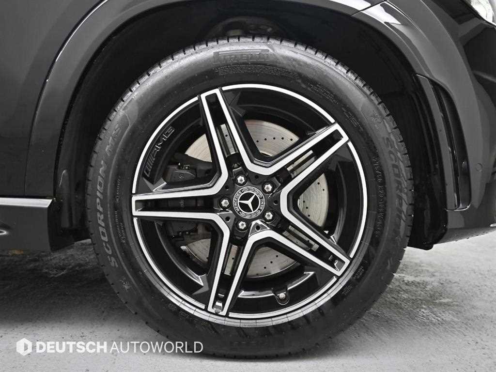 Mercedes Benz GLE Class - Vista 5