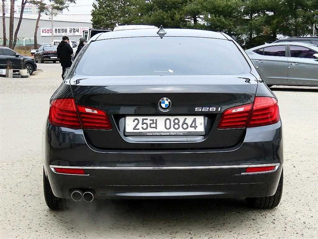 BMW 5 Series - Vista 4