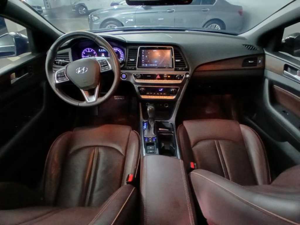 HYUNDAI Sonata - Vista 6