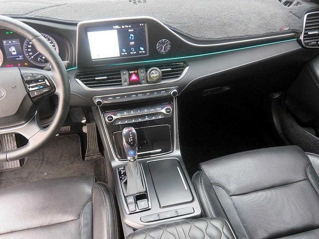 HYUNDAI Grandeur - Vista 12