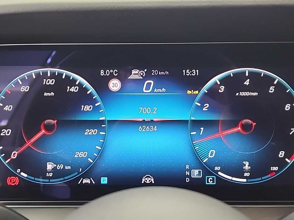 Mercedes Benz E class - Vista 7