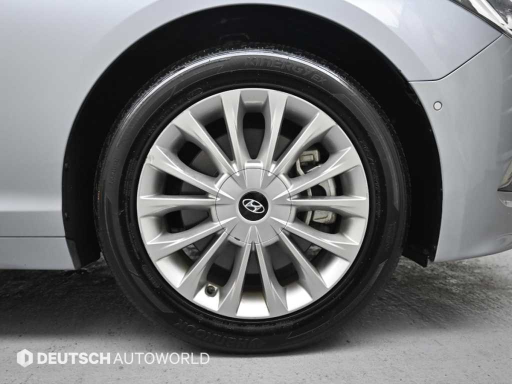 HYUNDAI Sonata - Vista 5