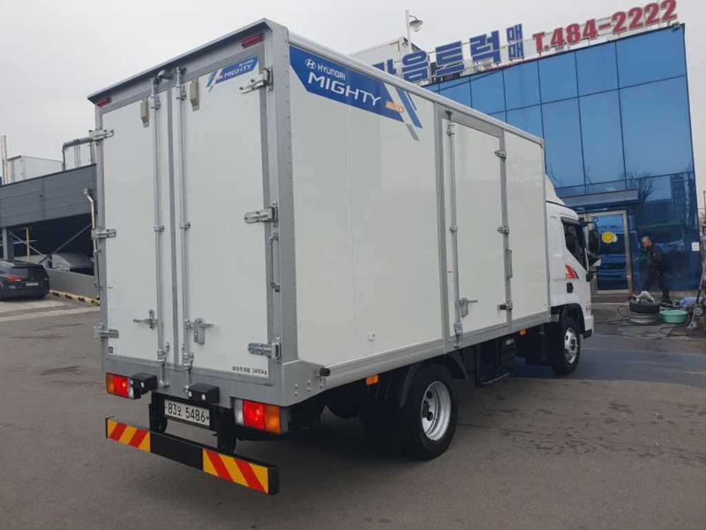 medium and large cargo truck - Vista 8