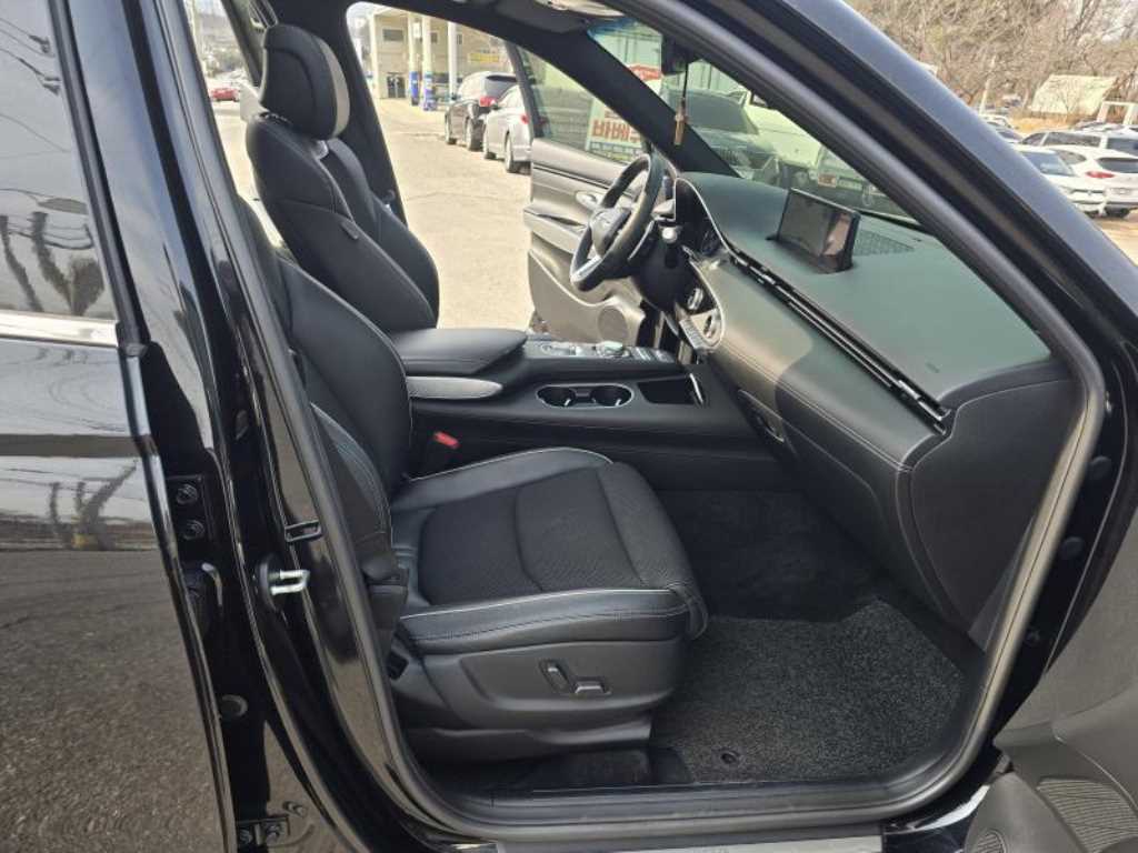 Genesis GV70 - Vista 9