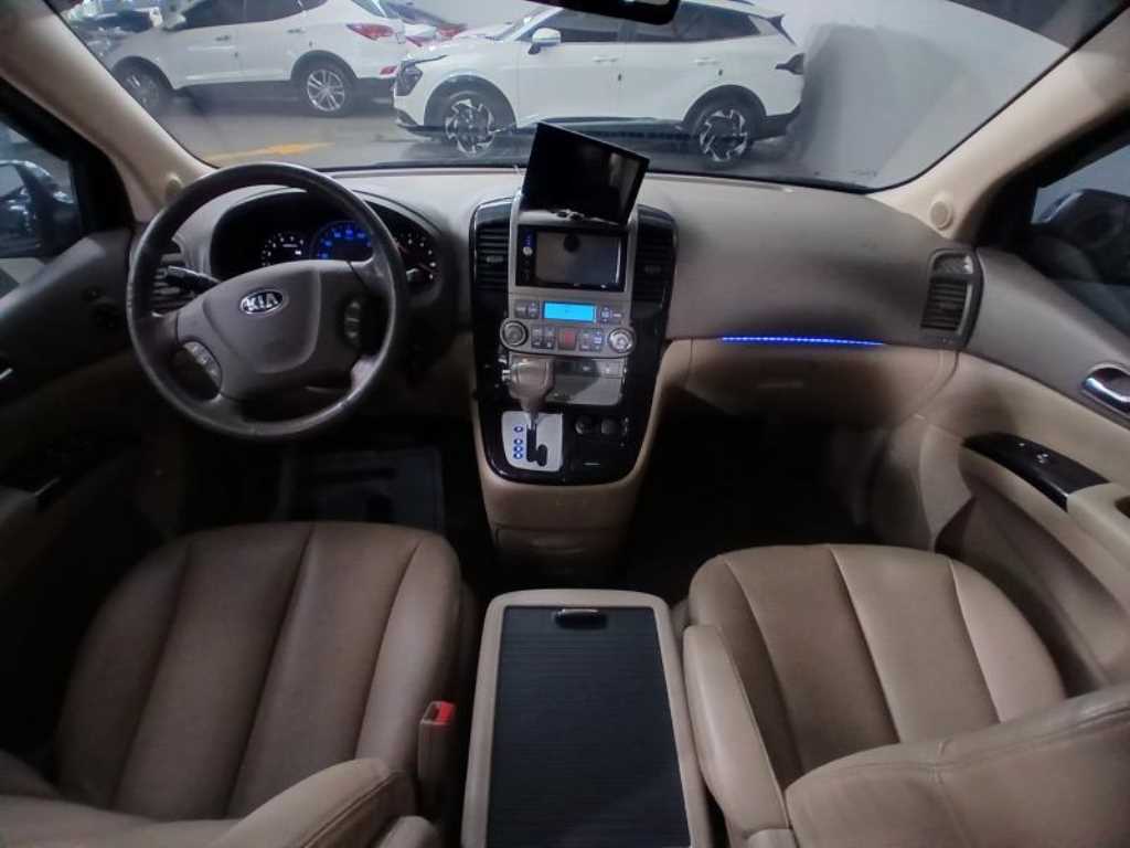 KIA Carnival - Vista 6