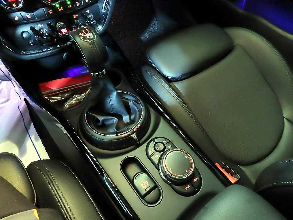 Mini Clubman - Vista 12