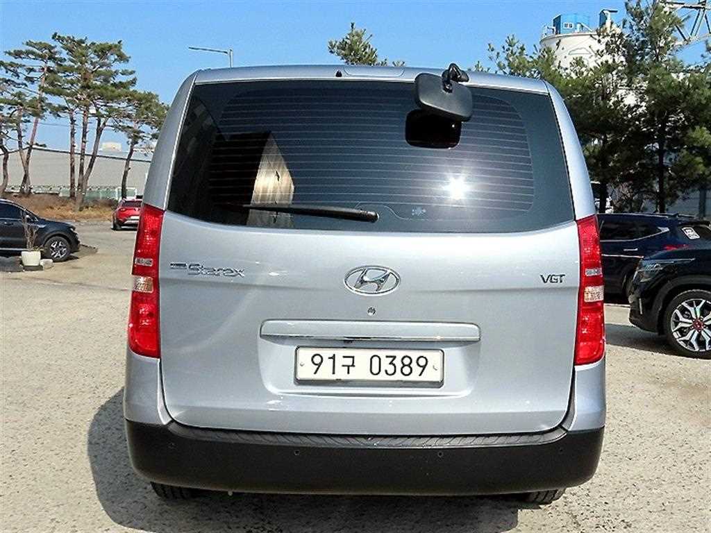 HYUNDAI Starex - Vista 4
