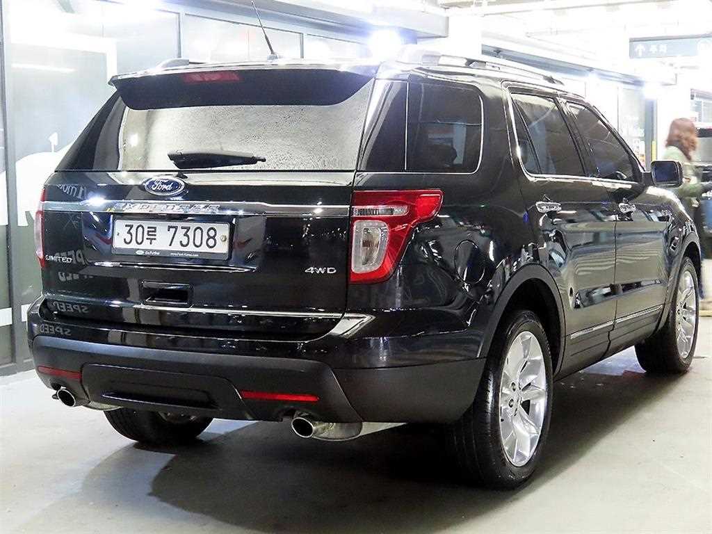 Ford Explorer - Vista 4