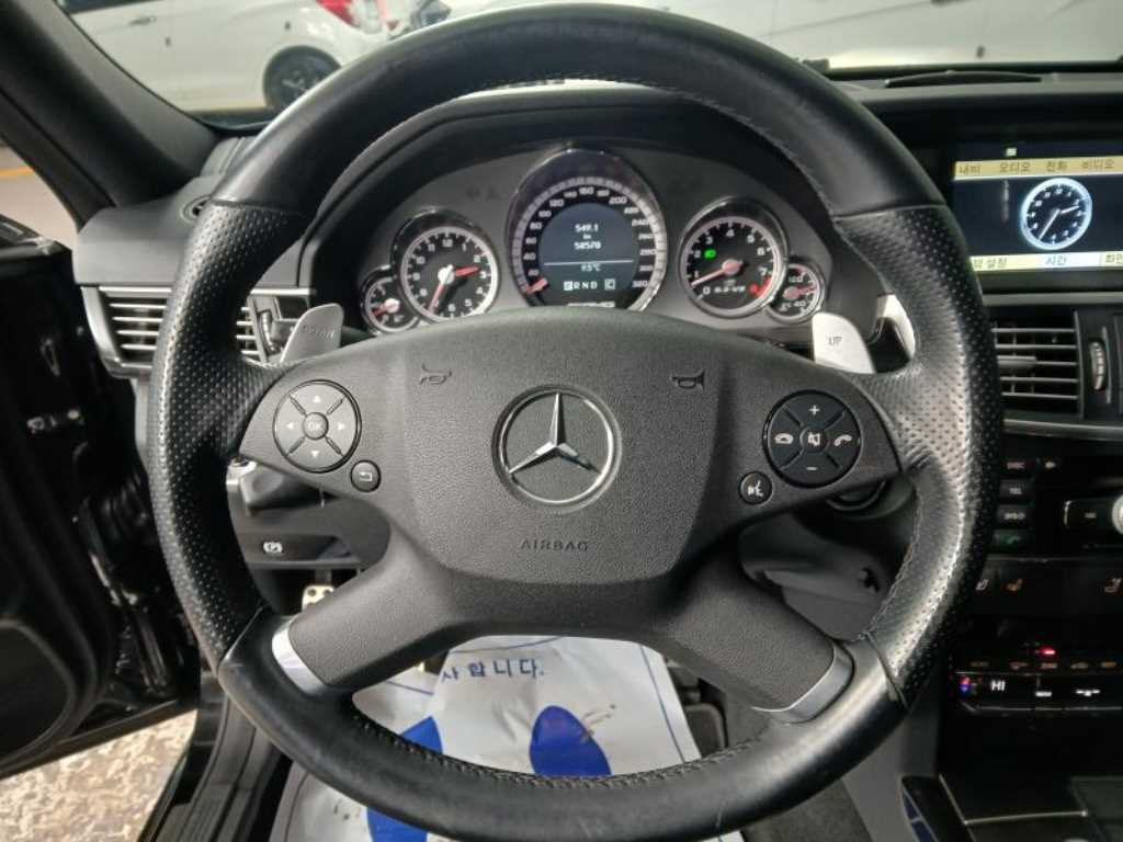 Mercedes Benz E class - Vista 8